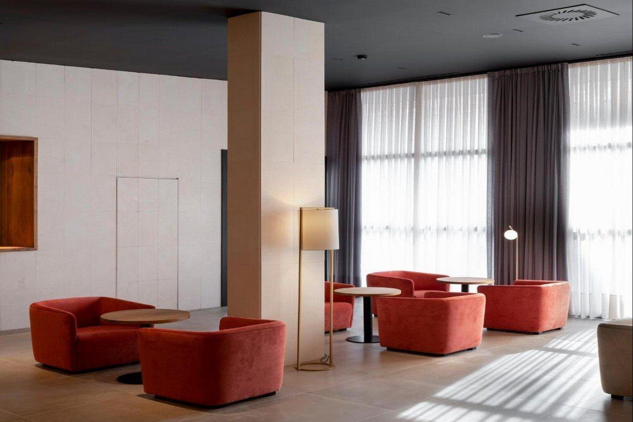 Hotel Ciudad De Логроньо Екстериор снимка