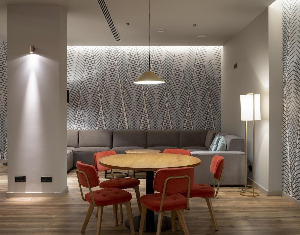Hotel Ciudad De Логроньо Екстериор снимка